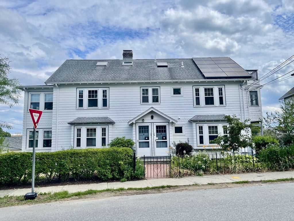 Watertown, MA 02472,15-17 Edgecliff Road