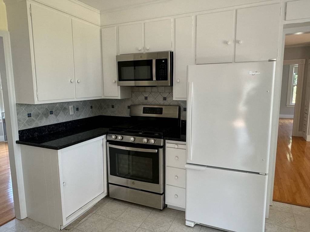 Andover, MA 01810,90 Maple Avenue #1