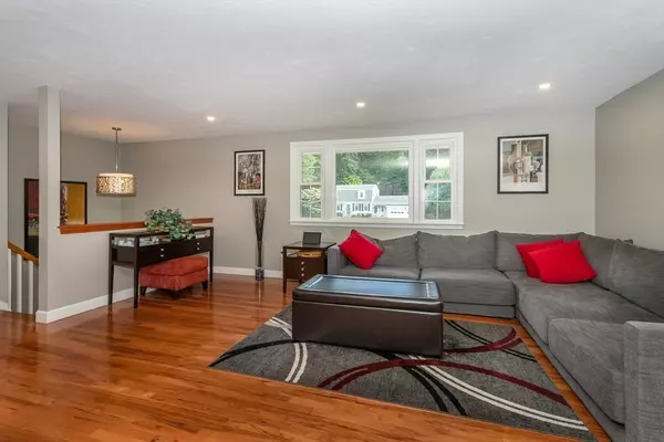 Canton, MA 02021,11 Kathryn Ln