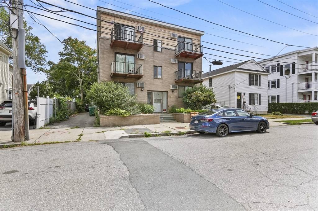 10-16 Stephen Street #1, Lynn, MA 01902