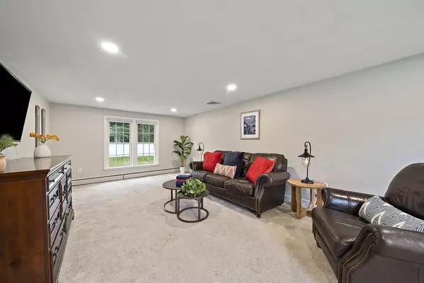 Milford, MA 01757,18 Penny Lane