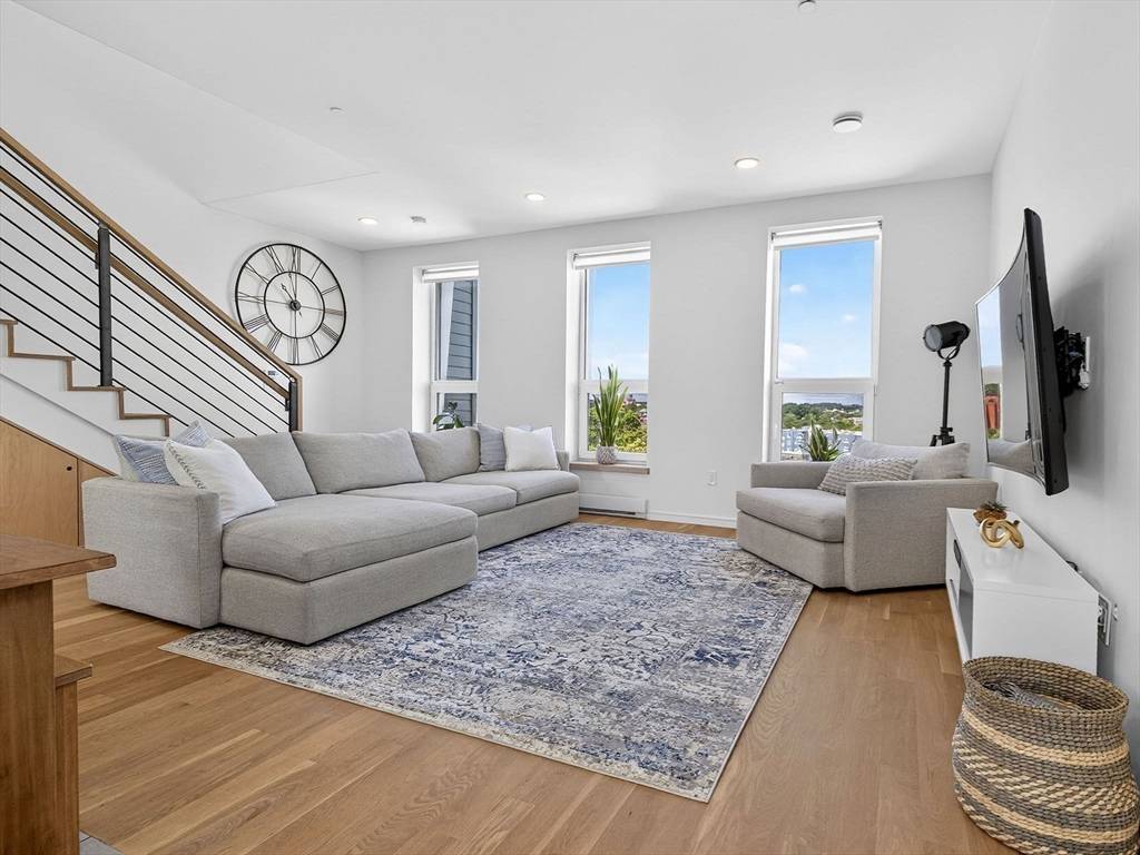 Boston, MA 02119,78 Fort Ave #78