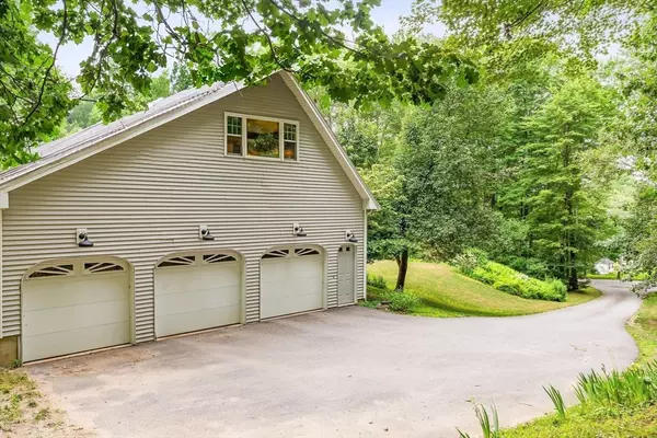 Sterling, MA 01564,25 Lakeshore Dr