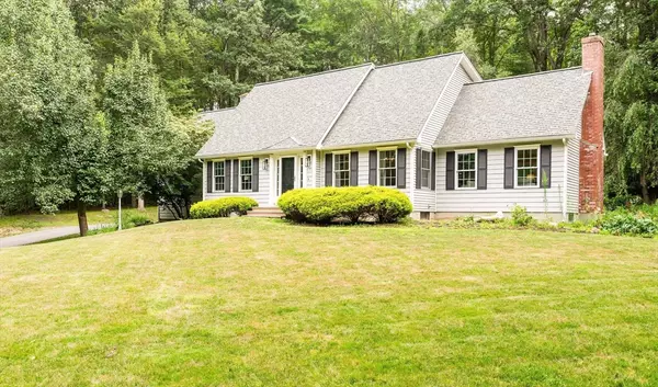 25 Lakeshore Dr, Sterling, MA 01564