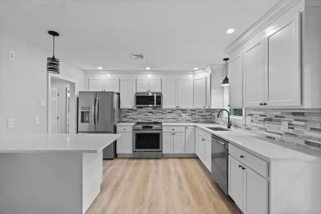 Lynn, MA 01904,48 Lansing Rd