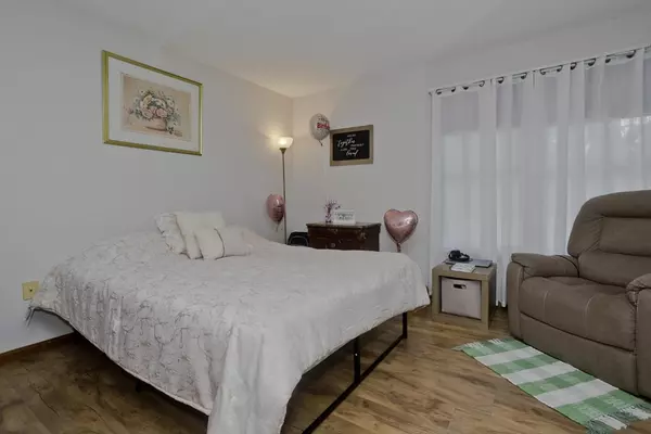 Springfield, MA 01129,15 Castlegate Dr #A