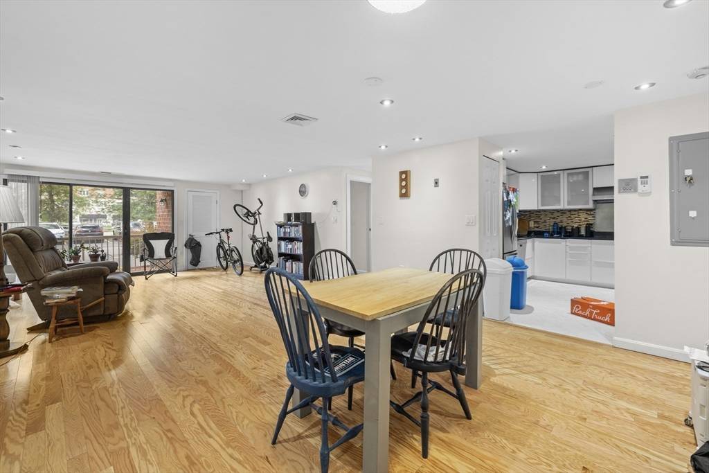 Medford, MA 02155,30 Revere Beach Pkwy #109