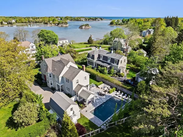 11 Beach St, Cohasset, MA 02025