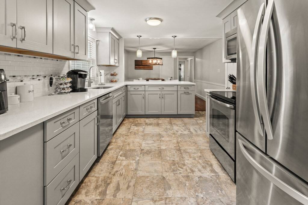 Shrewsbury, MA 01545,97 Crescent St