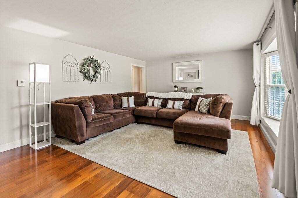 Shrewsbury, MA 01545,97 Crescent St