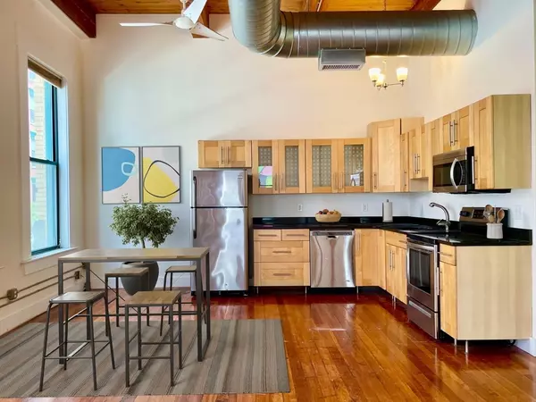 49 Munroe St #201, Lynn, MA 01901