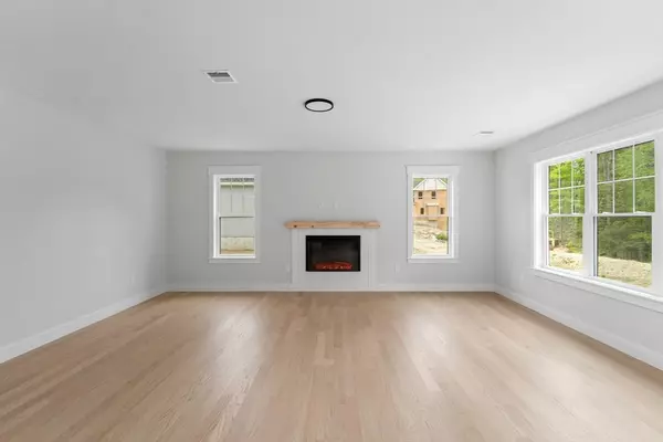 Holden, MA 01520,7 Holmes Drive