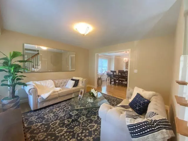 90 Cook Ln, Marlborough, MA 01752