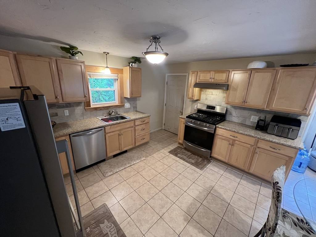 Milford, MA 01757,40 Chestnut St