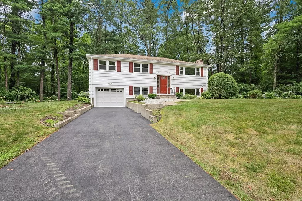 Norfolk, MA 02056,12 Lafayette Lane