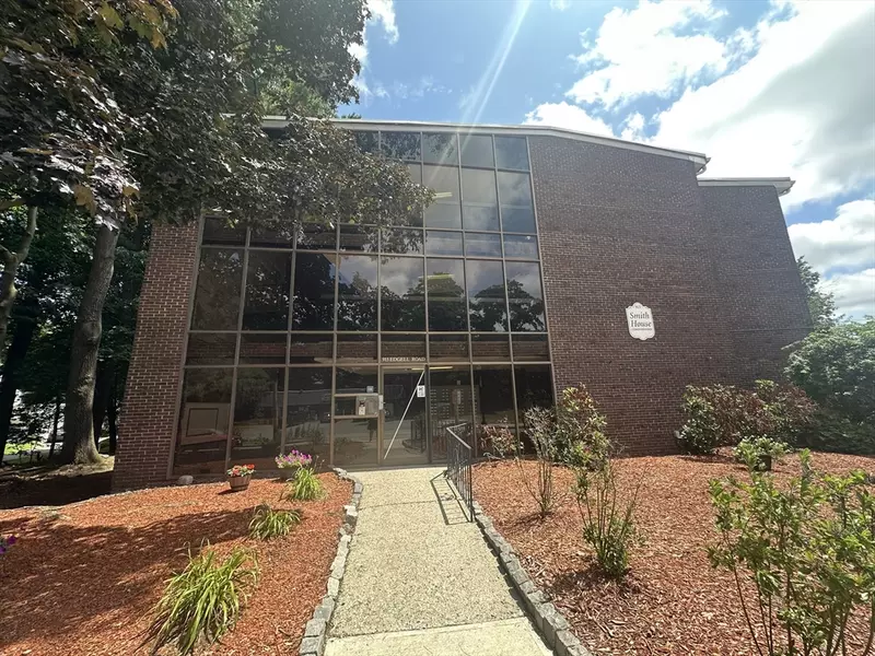 915 Edgell Rd #80A, Framingham, MA 01701