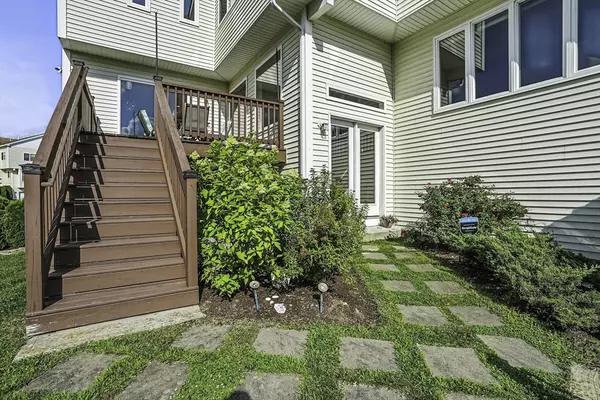 Ashland, MA 01721,12 Queen Isabella Way #12