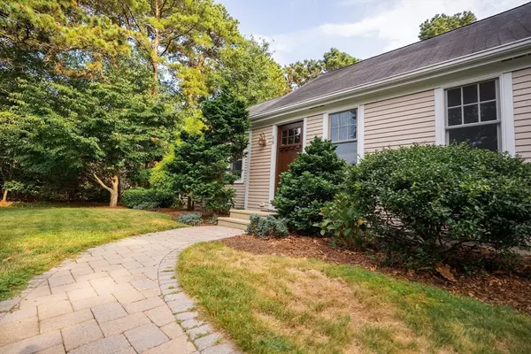 68 Lumberjack Trl, Yarmouth, MA 02673