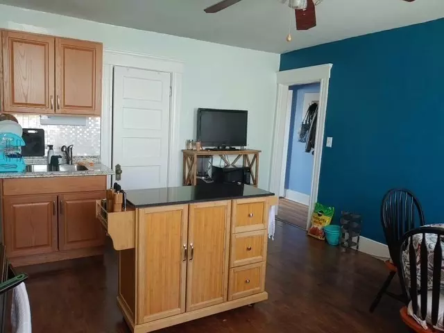 Gardner, MA 01440,129 Oak St #3