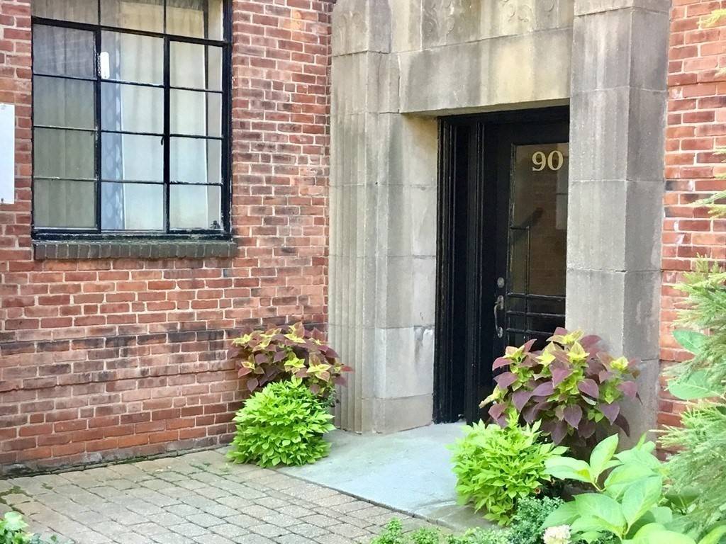 Brookline, MA 02446,90 Marion St #1