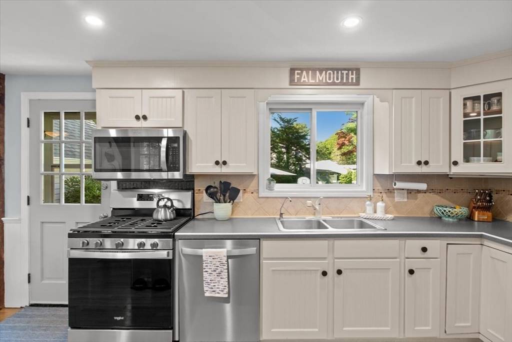 Falmouth, MA 02556,40 North Hill Drive