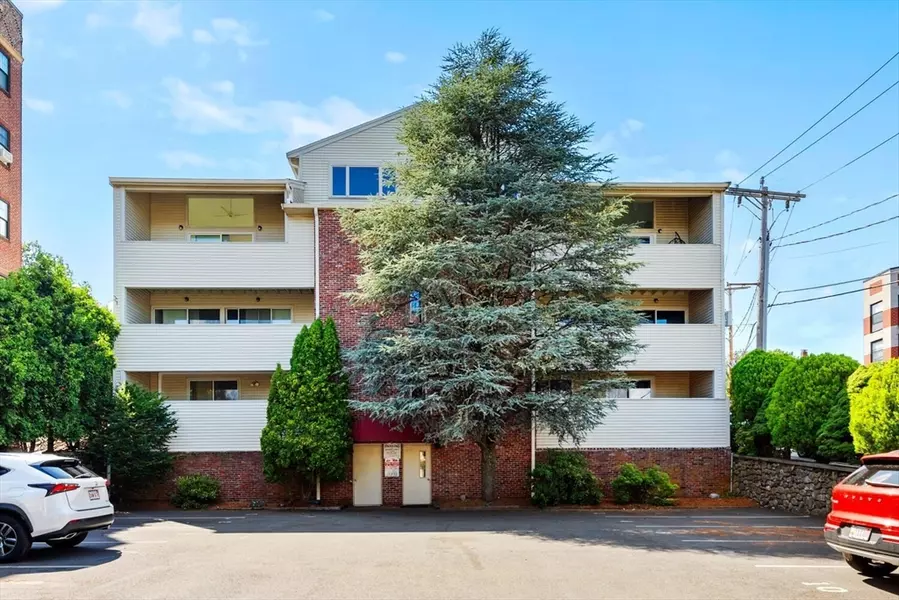 29 Vine Street #7, Winchester, MA 01890