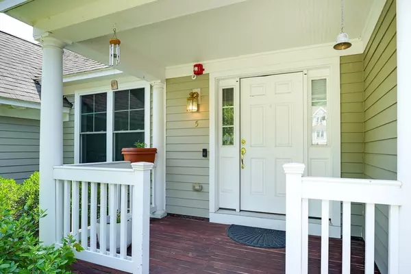 Grafton, MA 01536,5 Woodbridge Ct #5