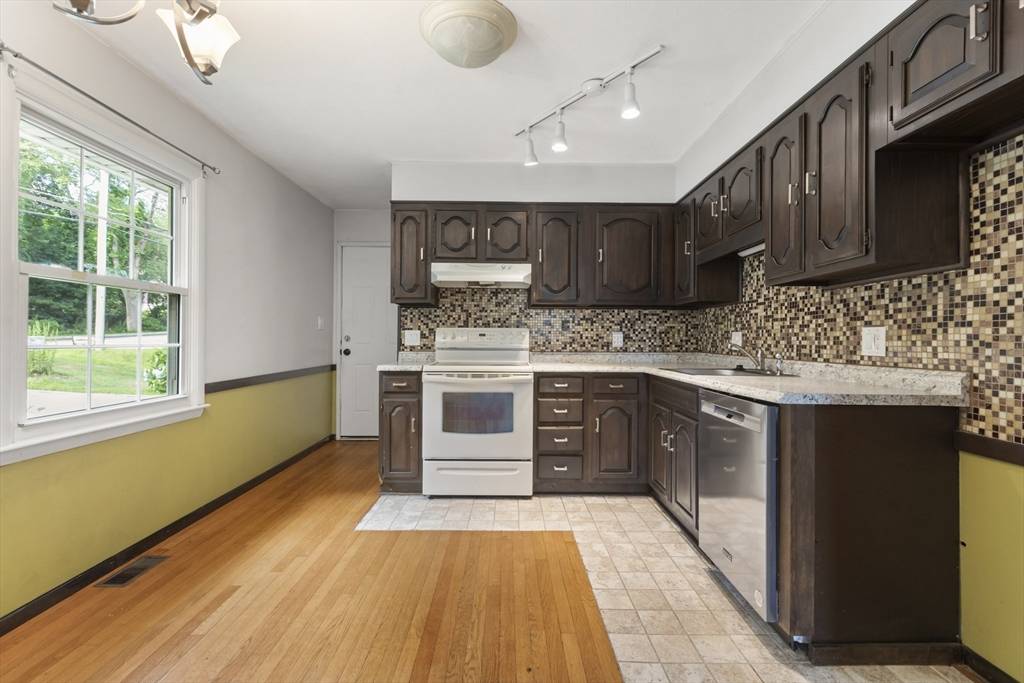 Northbridge, MA 01534,570 Sutton St