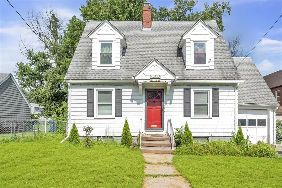 19 Roosevelt Ave, Springfield, MA 01118