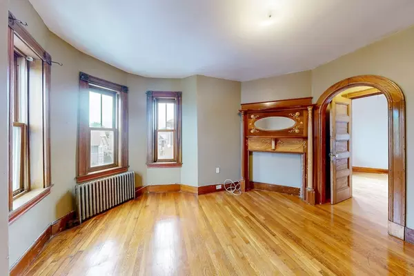Boston, MA 02125,76 Belden St #3