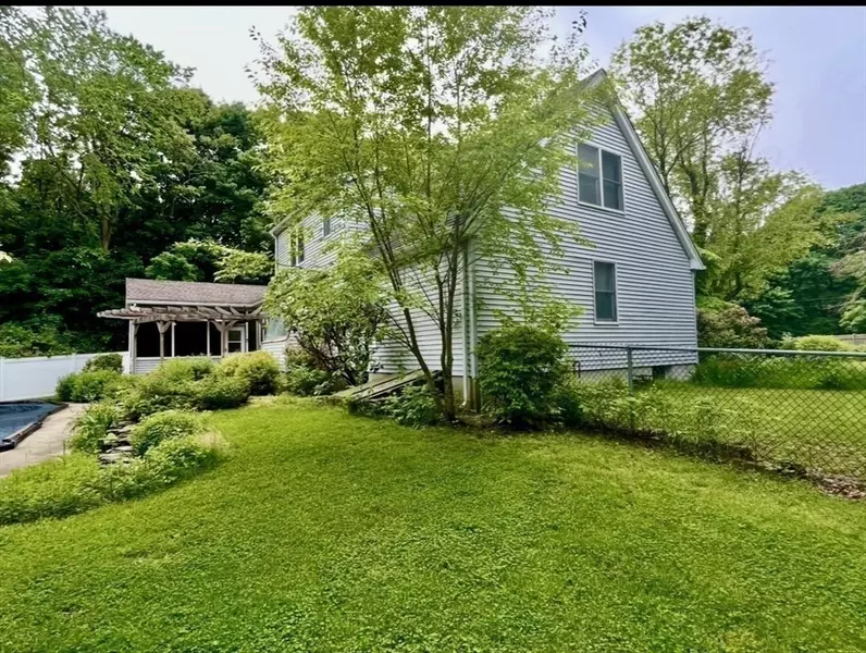 178 S Worcester St, Norton, MA 02766