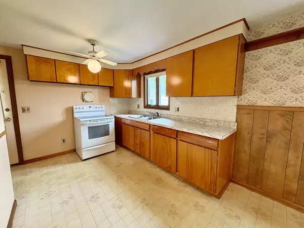 Holyoke, MA 01040,75 Edbert Drive