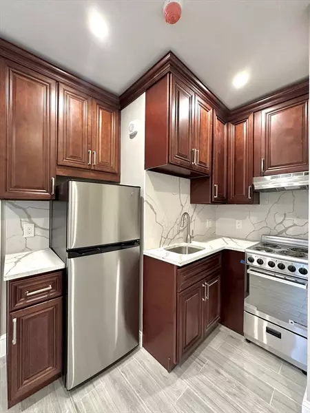 1150 Cambridge St #2, Cambridge, MA 02139