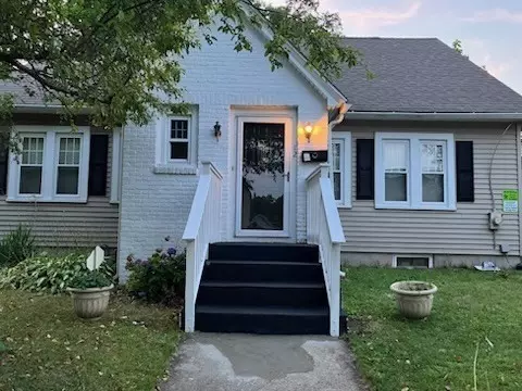 12 Carroll St, Springfield, MA 01108