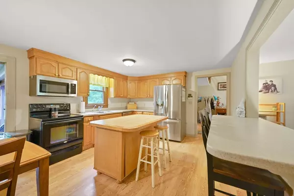 Rochester, MA 02770,128 High St