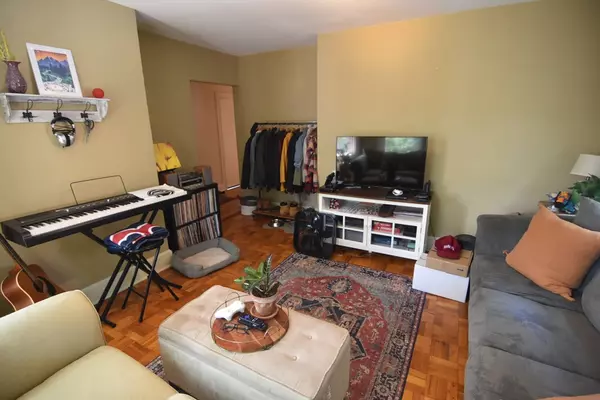 Brookline, MA 02446,19 Craig Pl. #3