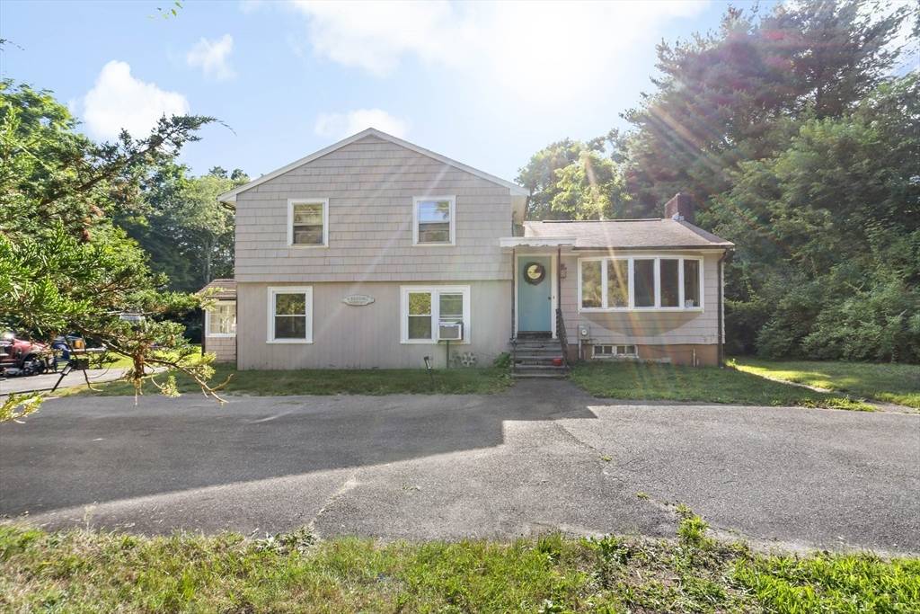 180 Moulton St, Rehoboth, MA 02769
