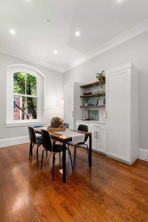 Boston, MA 02118,5 Dwight Street #2