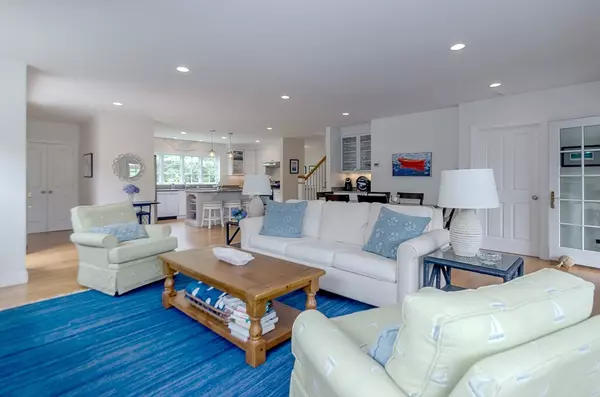Dartmouth, MA 02748,34 Nonquitt Ave