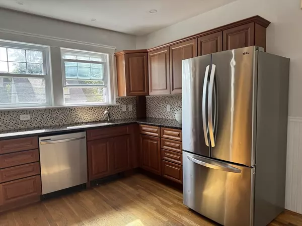 Swampscott, MA 01907,1-3 Erie Street #2