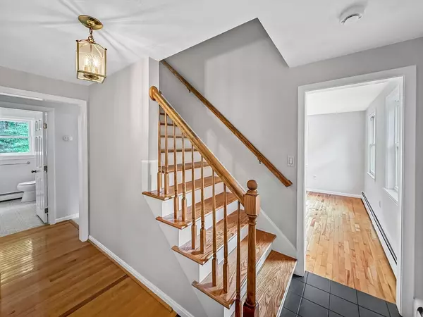 Merrimac, MA 01860,21 Burnside Ln