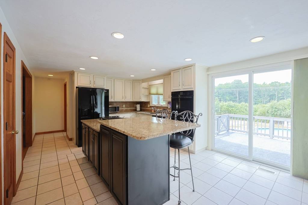 Bridgewater, MA 02324,110 Cobblestone Lane