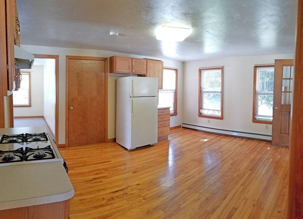 Spencer, MA 01562,6 Pond Street #2