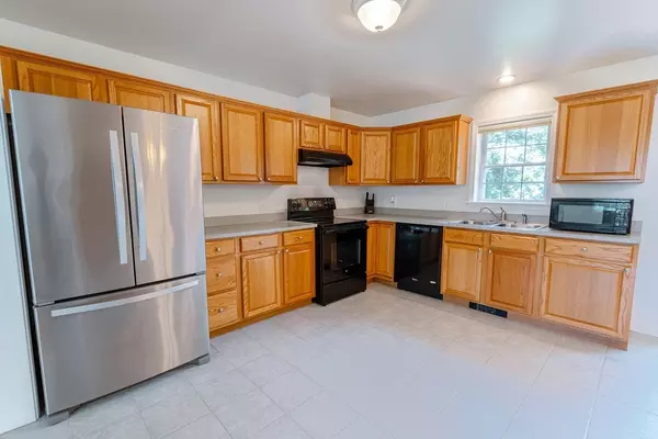 Webster, MA 01570,14 Emmanuel Ave