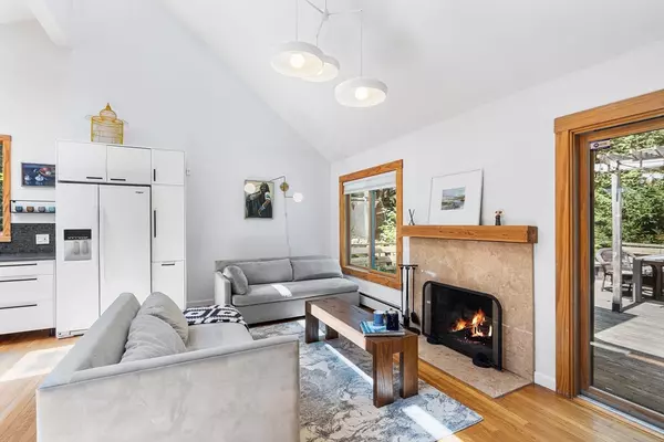 Holliston, MA 01746,535 Prentice St