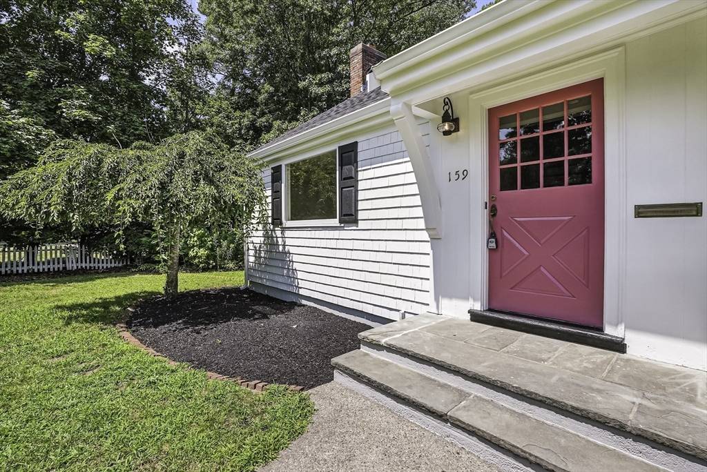 Hingham, MA 02043,159 Gardner St
