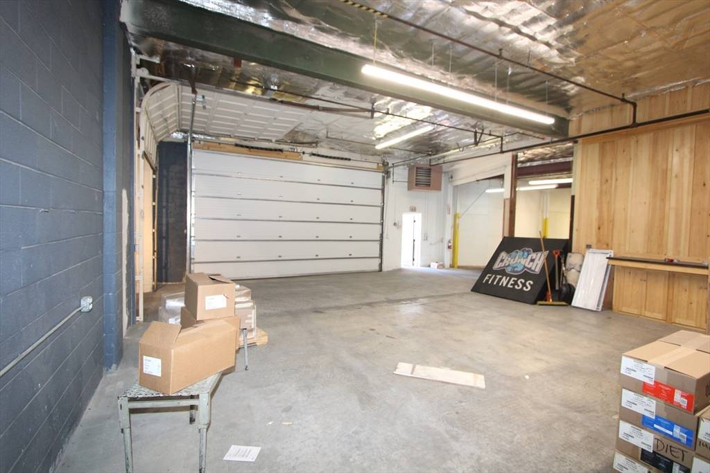 Worcester, MA 01604,7 Henry St