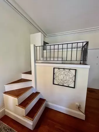 Boston, MA 02116,247 Beacon St #3