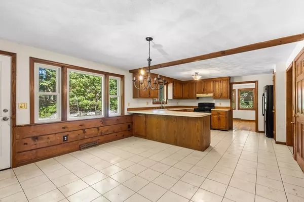 Chelmsford, MA 01824,30 Regina Dr