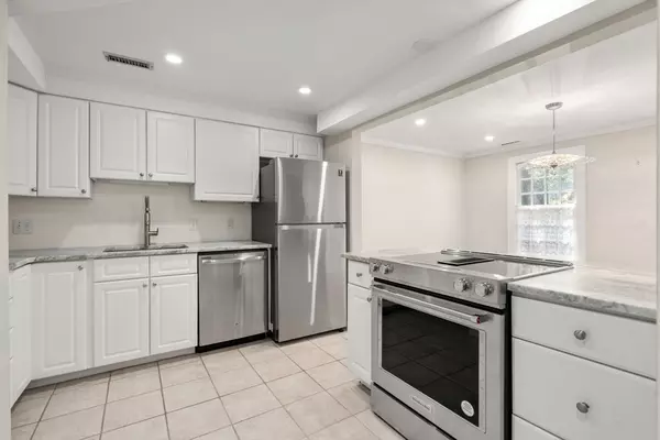 Weston, MA 02493,80 Jericho Road #80